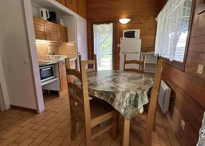 Les Droseras بيت للعطل